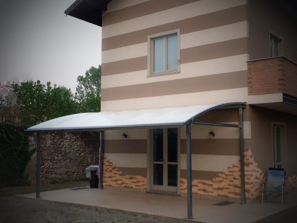 Perga canopy with ribbed roof